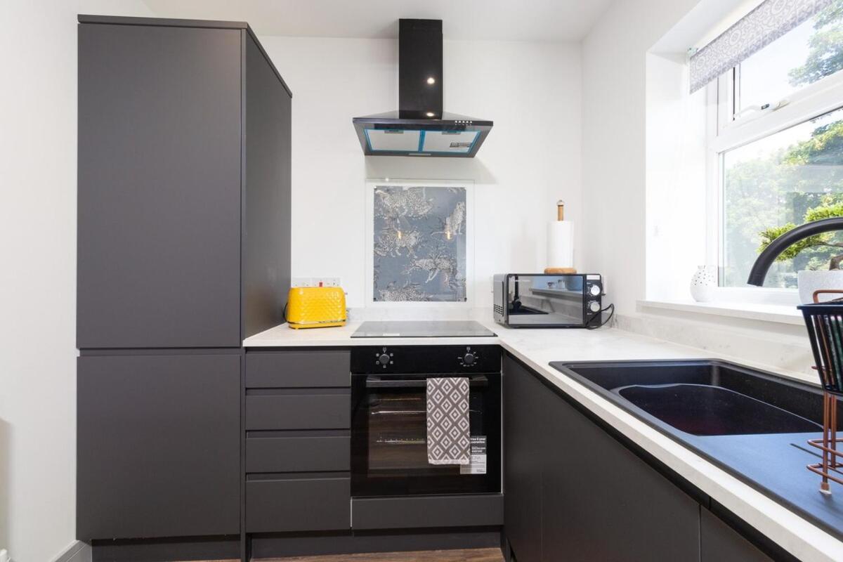 2br Flat, Free Parking, Wifi, Smart Tv Apartamento Coventry